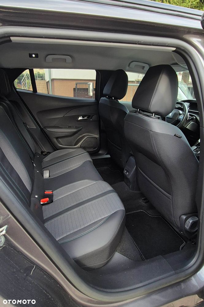 Peugeot 2008 PureTech 130 Allure S&S EAT8 - 14