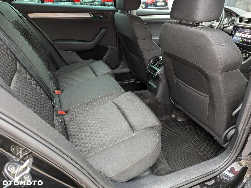 Skoda Superb 2.0 TDI SCR Style DSG - 25
