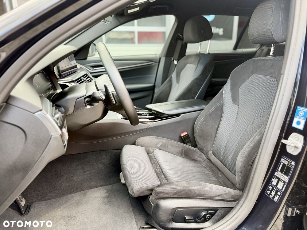 BMW Seria 5 520d xDrive M Sport Edition - 10
