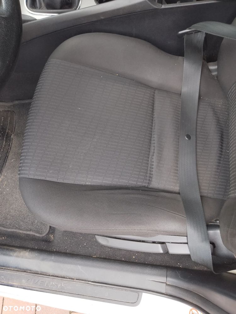 Toyota Avensis 2.0 D-4D - 14