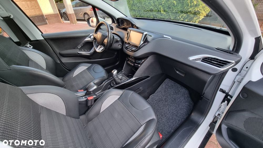 Peugeot 2008 1.6 BlueHDi Allure - 22