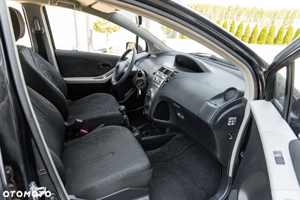 Toyota Yaris 1.33 VVT-i Executive - 23