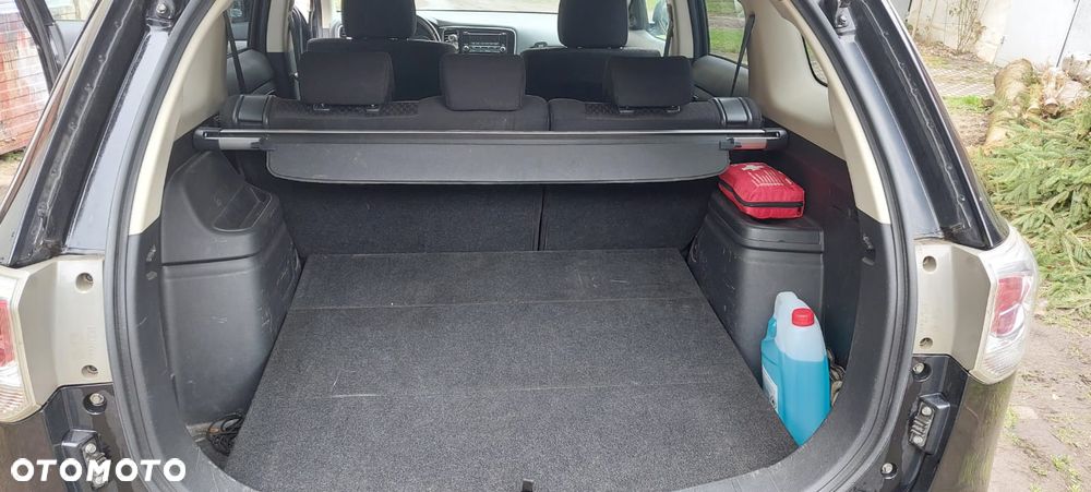Mitsubishi Outlander - 10