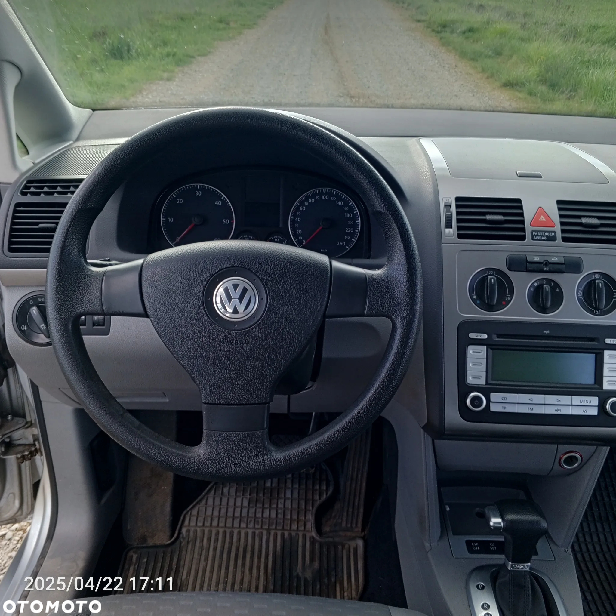 Volkswagen Touran 2.0 TDI DSG Trendline - 9