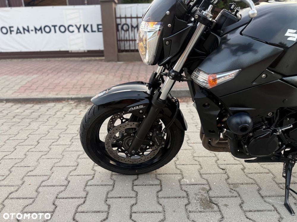 Suzuki GSR - 21