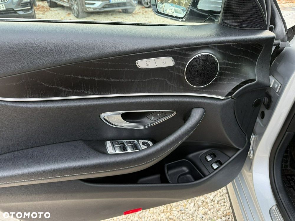 Mercedes-Benz Klasa E 400 4-Matic 9G-TRONIC - 7