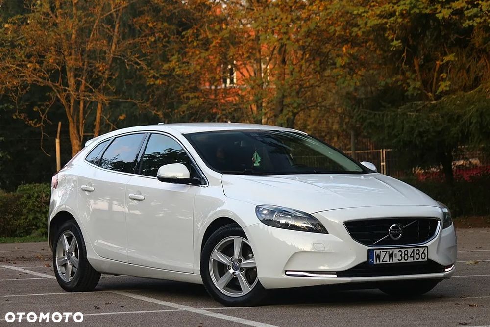 Volvo V40 D2 Momentum - 16
