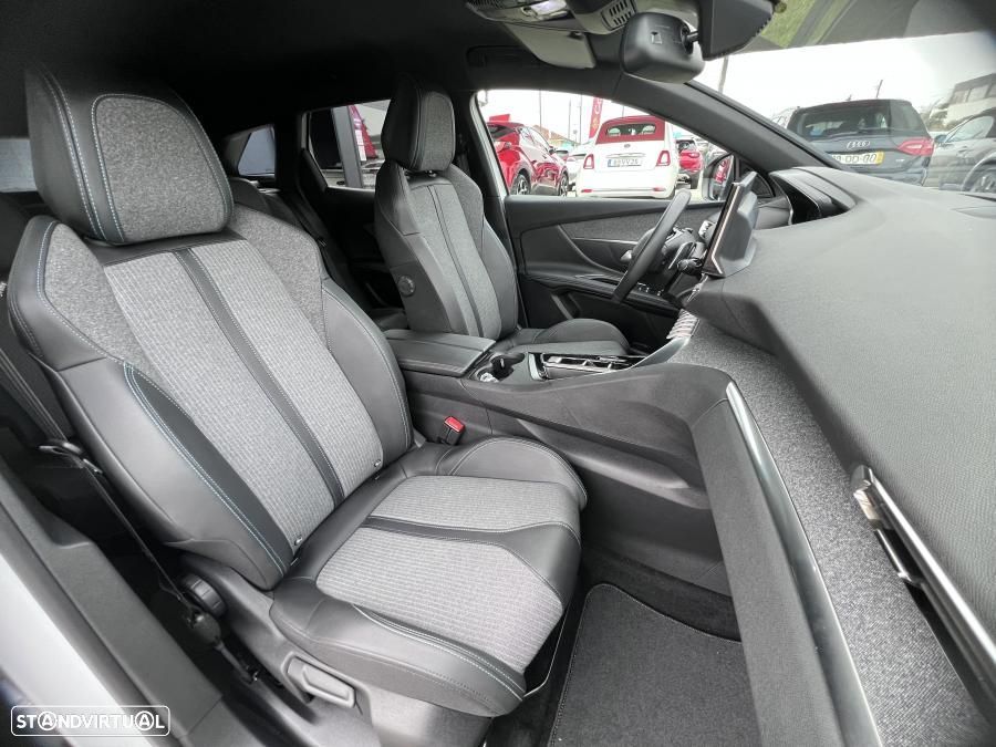 Peugeot 3008 1.6 Hybrid Allure Pack e-EAT8 - 23