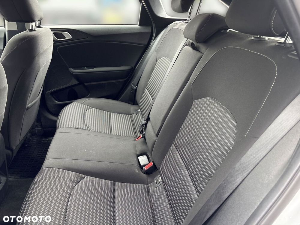 Kia Ceed 1.5 T-GDI M - 16