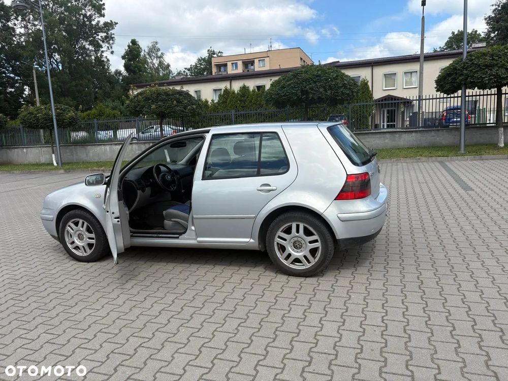 Volkswagen Golf 1.6 Comfortline - 5