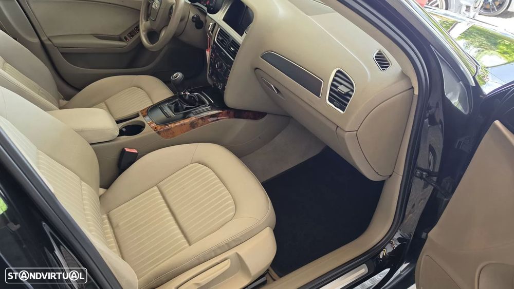Audi A4 2.0 TDI exclusive - 44