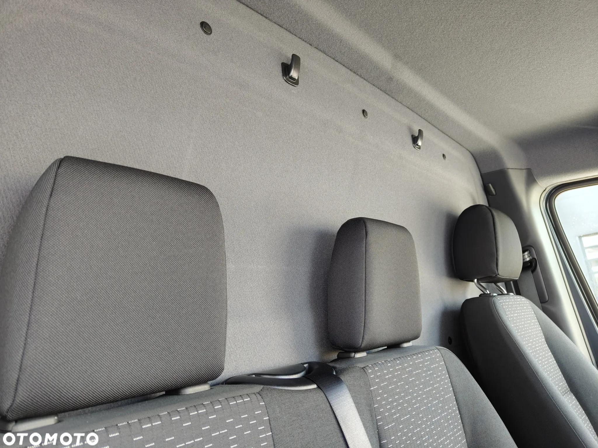 Mercedes-Benz Sprinter - 13