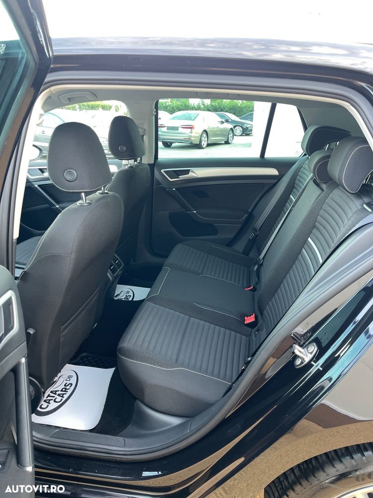 Volkswagen Golf 1.6 TDI BlueMotion Technology Cup - 27