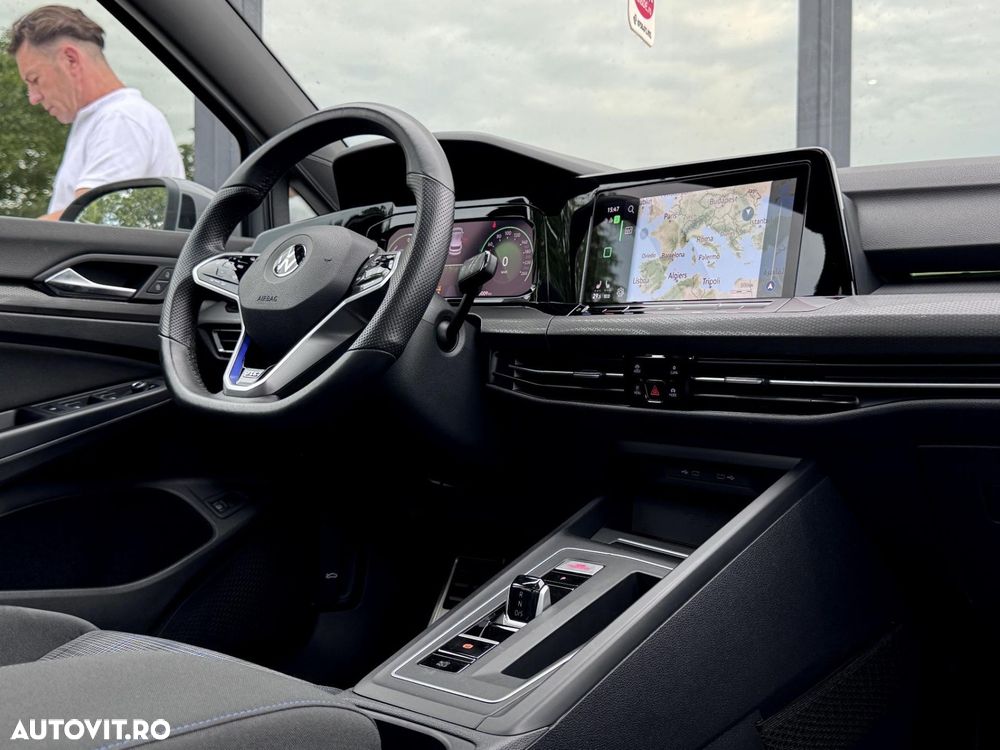 Volkswagen Golf - 11