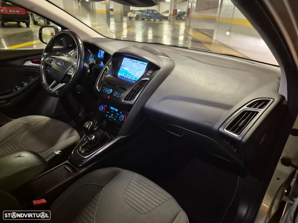 Ford Focus 1.0 SCTi Titanium - 34