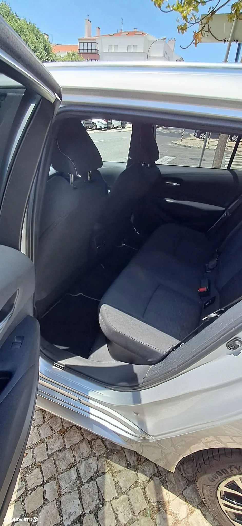 Toyota Corolla Touring Sports 1.8 Hybrid Comfort+P.Sport - 9