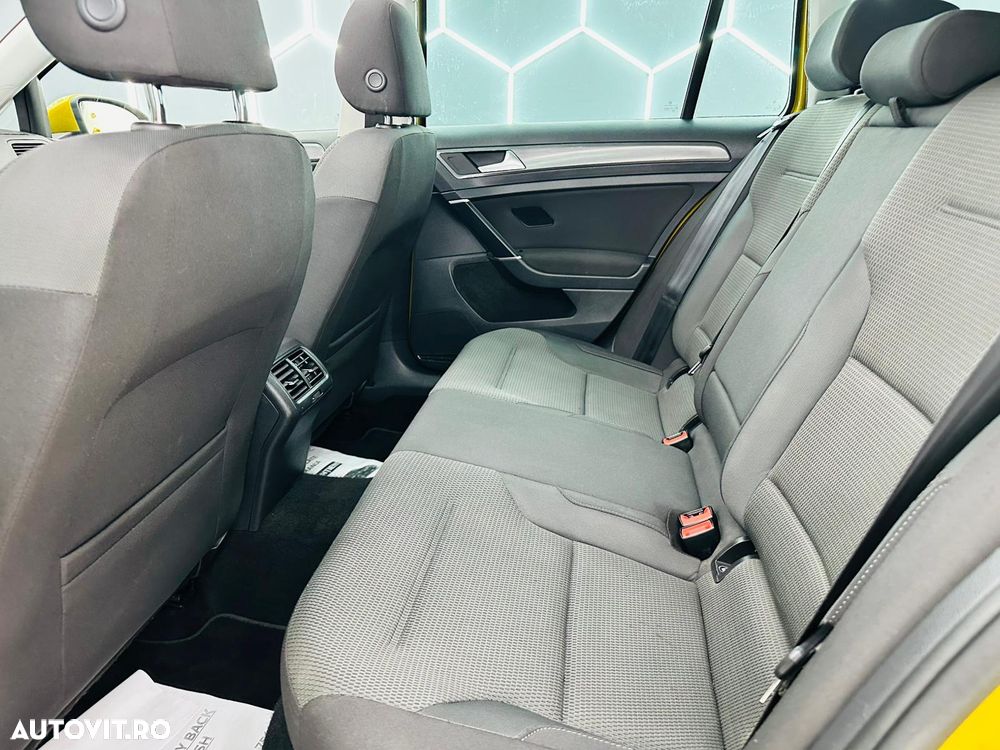 Volkswagen Golf 1.6 TDI Trendline - 16