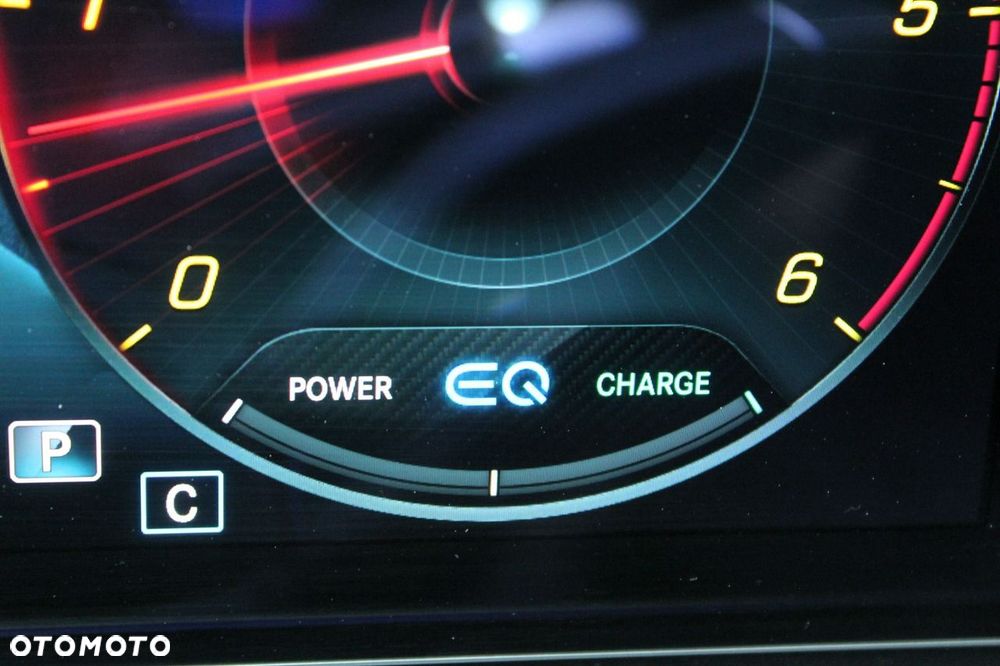 Mercedes-Benz Klasa E 220 d 4Matic 9G-TRONIC AMG Line - 33