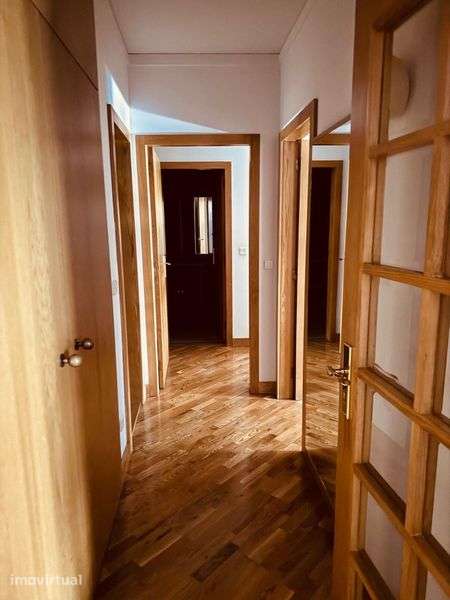 Apartamento T2 junto ao Hospital de Santo António - Grande imagem: 4/8