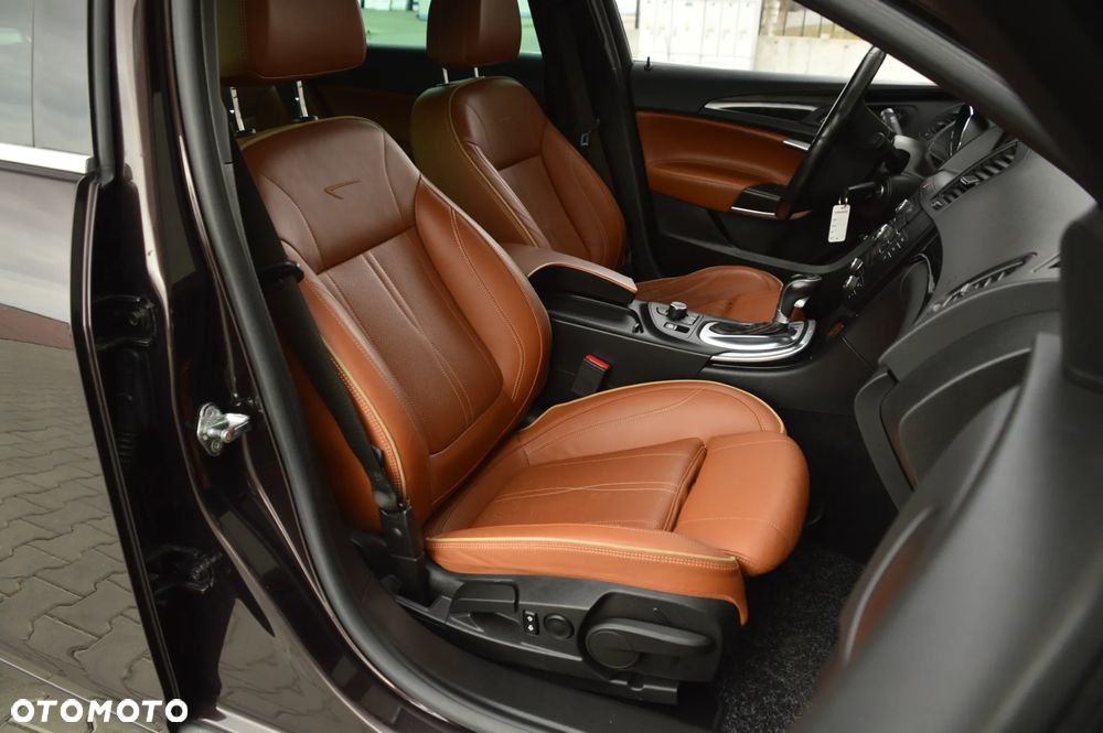 Opel Insignia 2.0 Turbo 4x4 Automatik Design Edition - 9