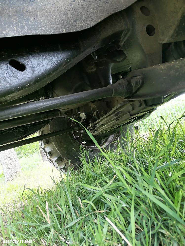 Mitsubishi Pajero - 16