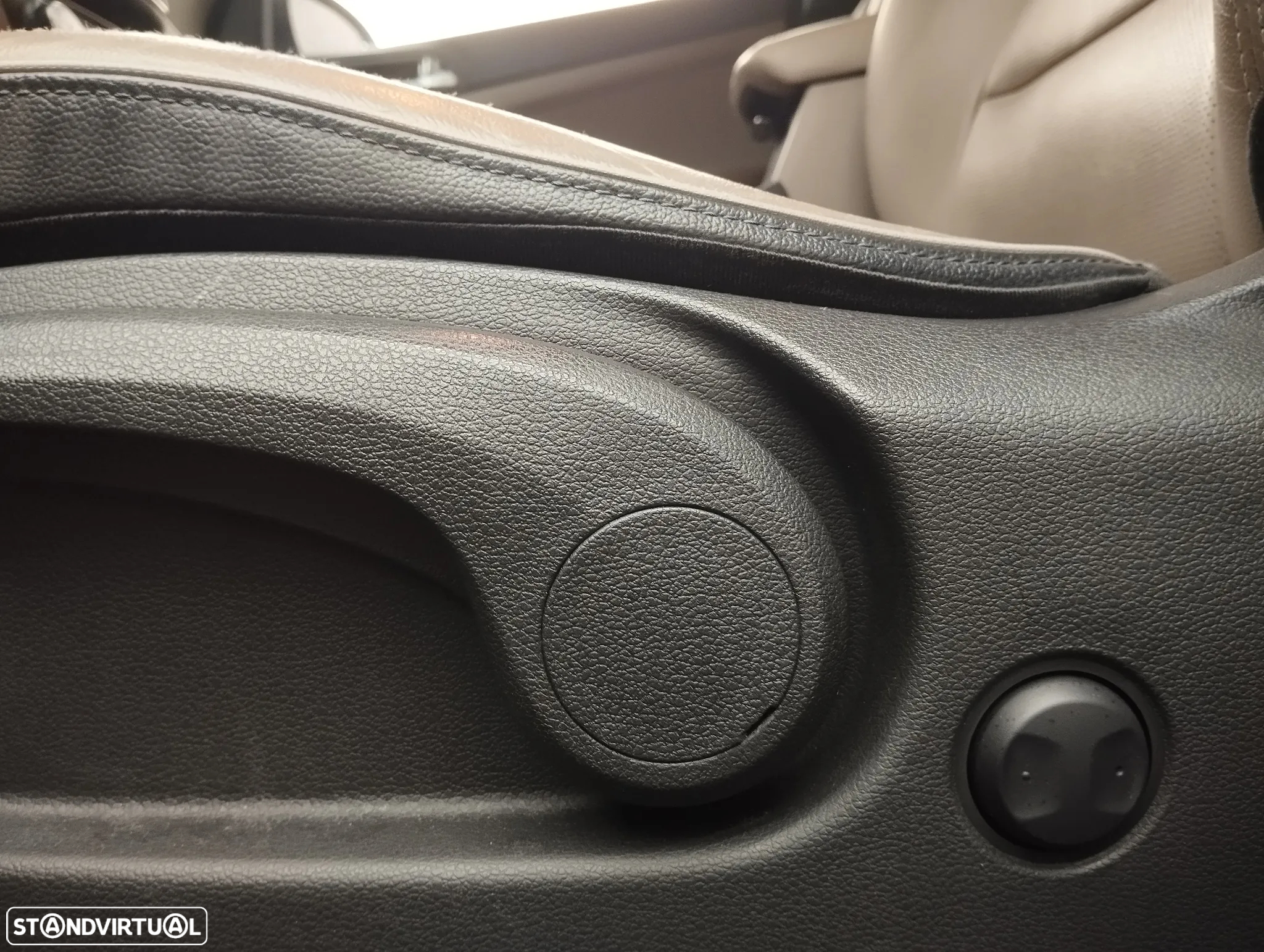 Hyundai Tucson 1.6 CRDi Premium+Pack Pele - 20