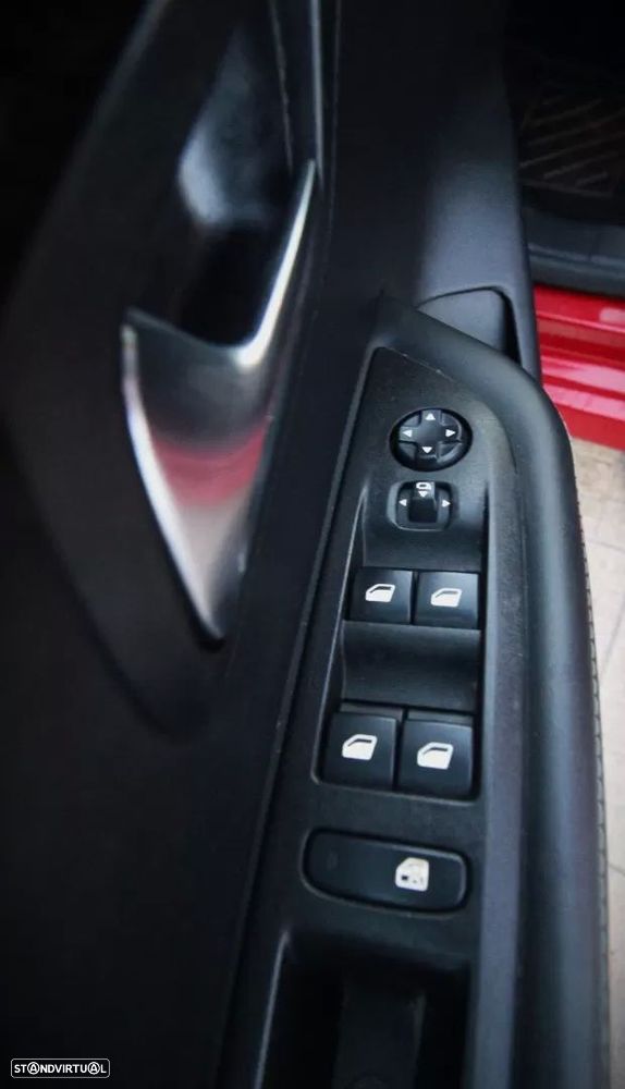 Peugeot 208 1.2 PureTech Allure EAT8 - 12