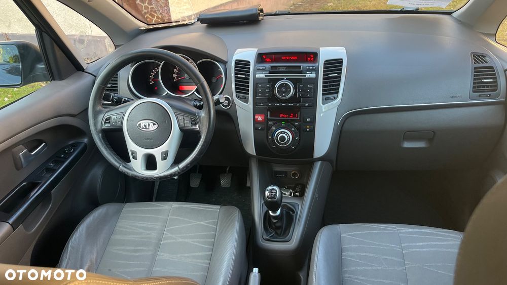 Kia Venga - 5