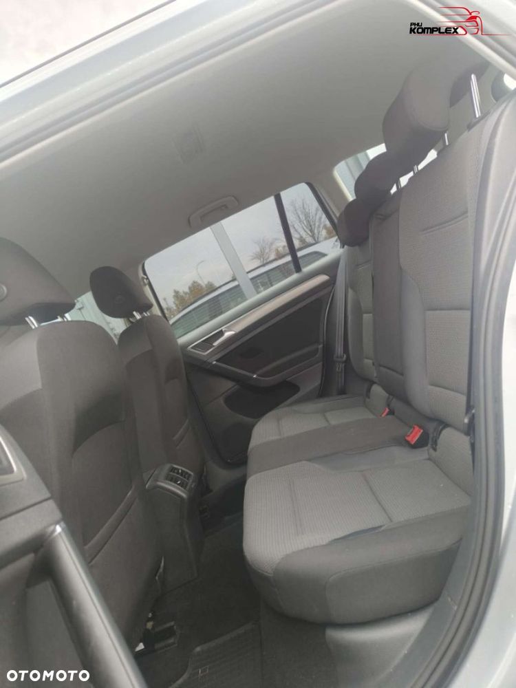 Volkswagen Golf - 10