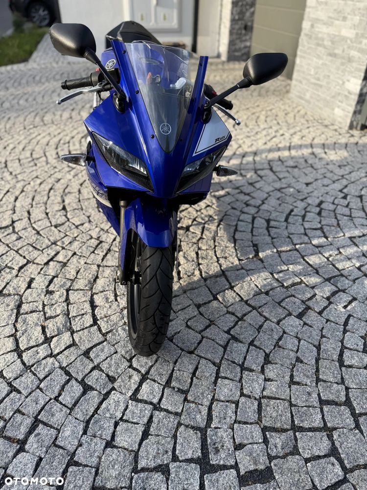 Yamaha YZF - 8
