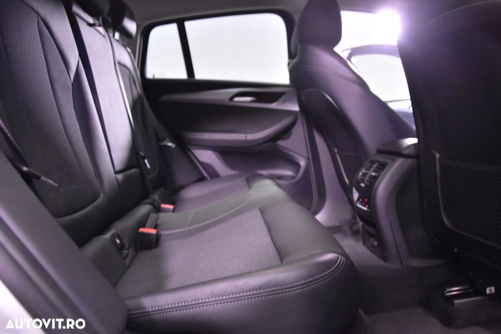 BMW X4 xDrive20i AT - 12
