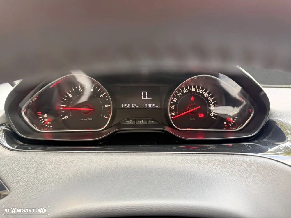Peugeot 208 1.2 PureTech Active - 12