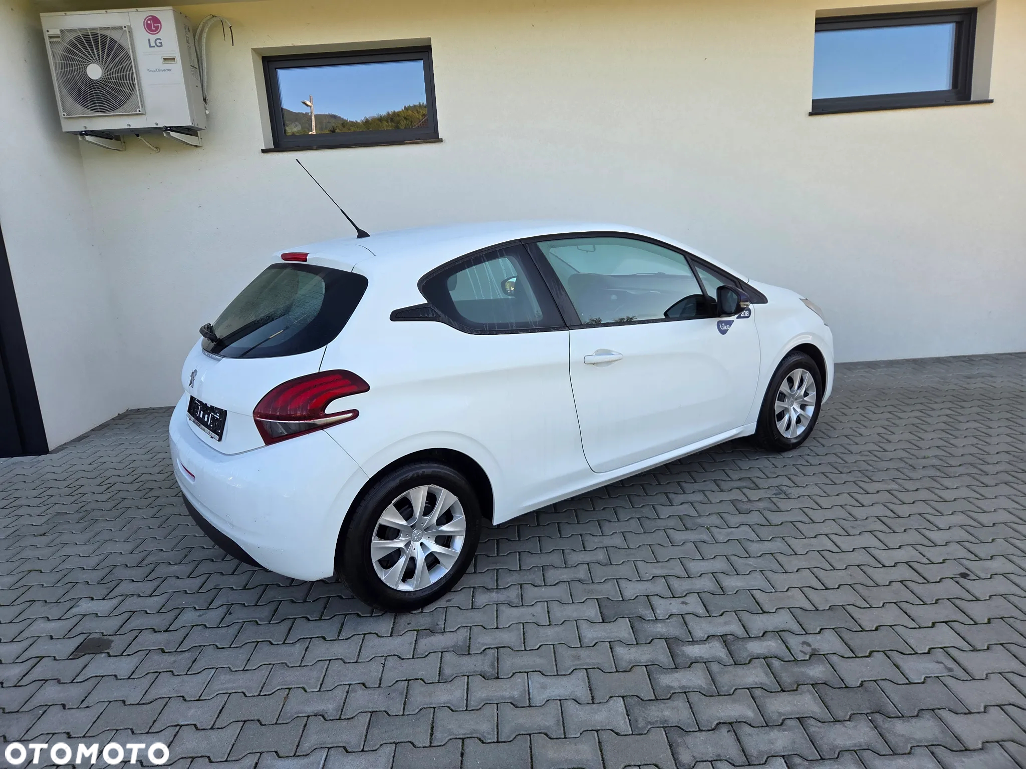 Peugeot 208 - 15