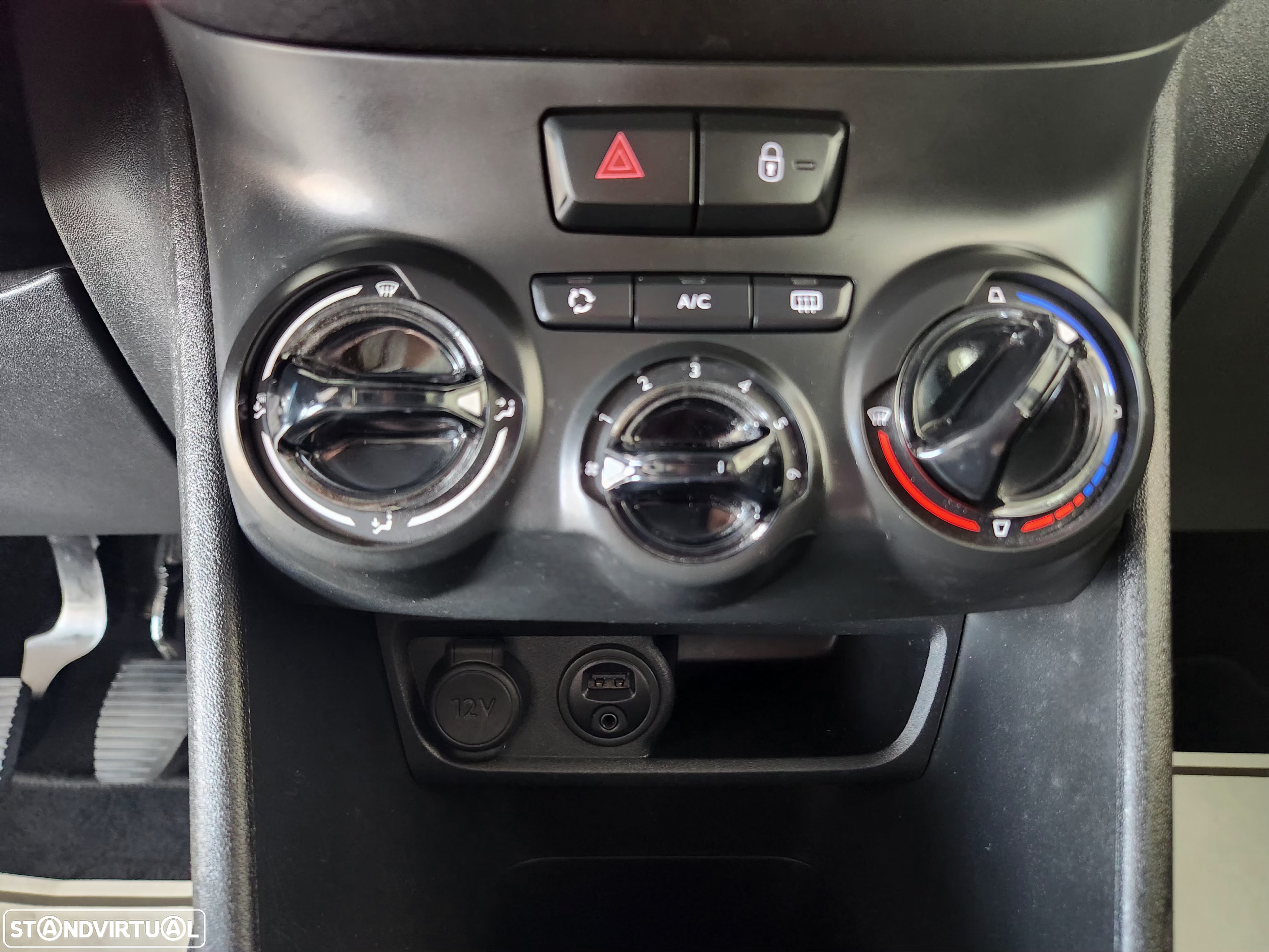 Peugeot 208 1.2 PureTech Style - 36