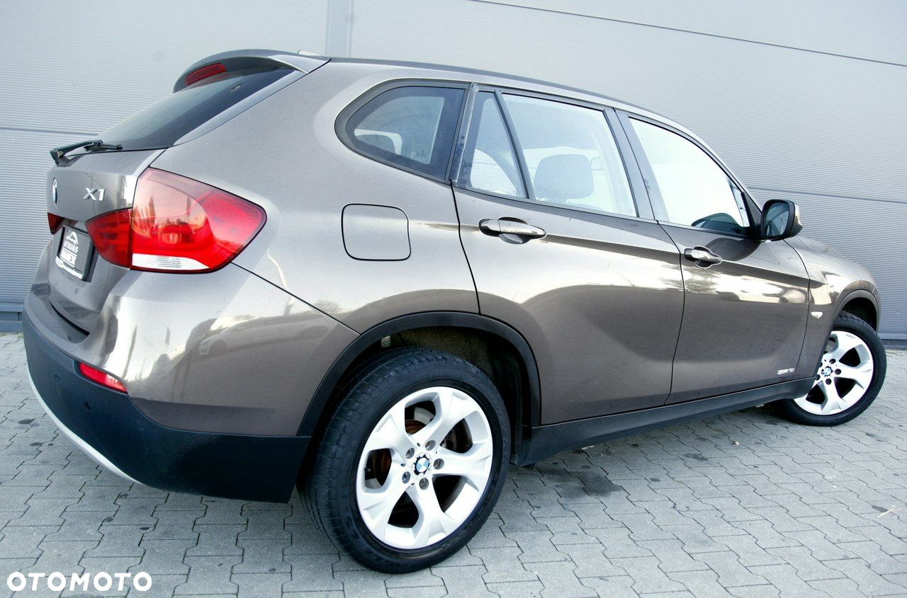 BMW X1 sDrive18i - 26