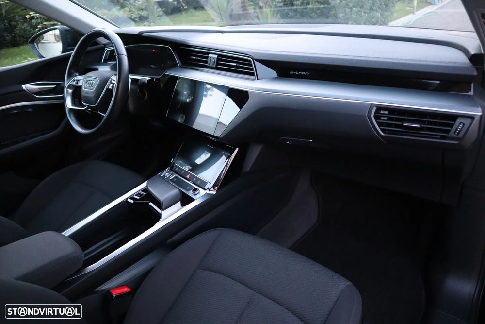 Audi e-tron 55 quattro - 25