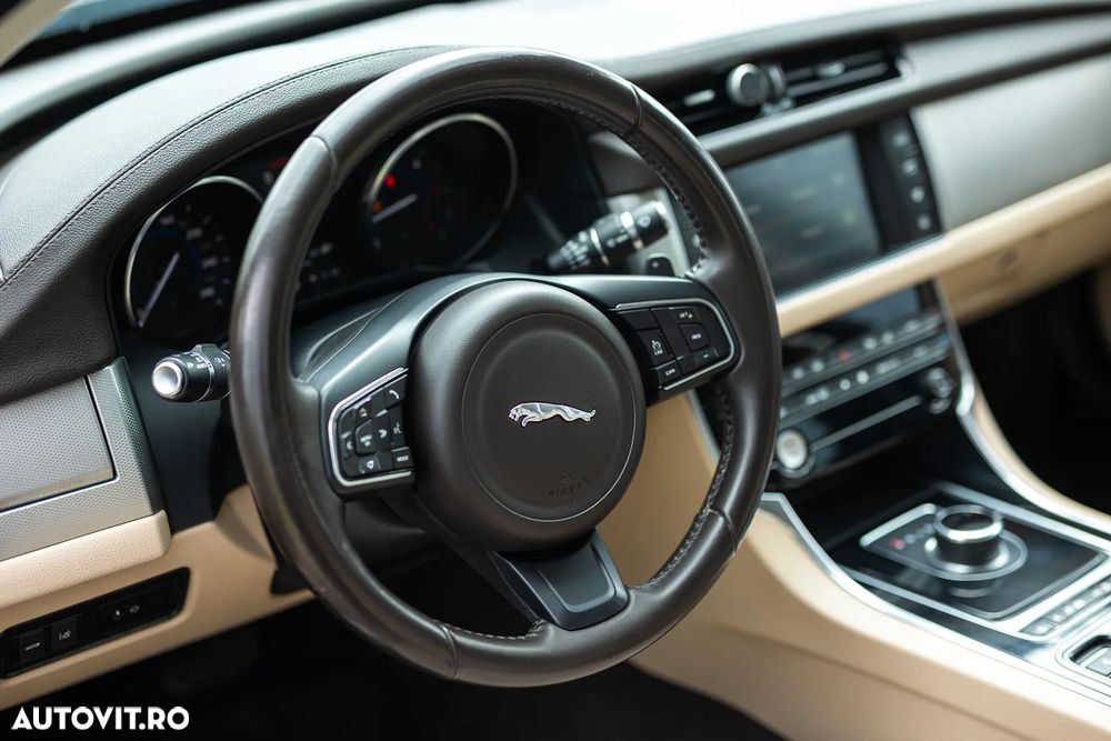 Jaguar XF 20d Aut. Prestige - 12