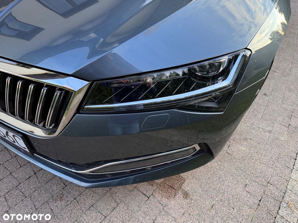 Skoda Superb 2.0 TDI DSG Premium Edition - 36