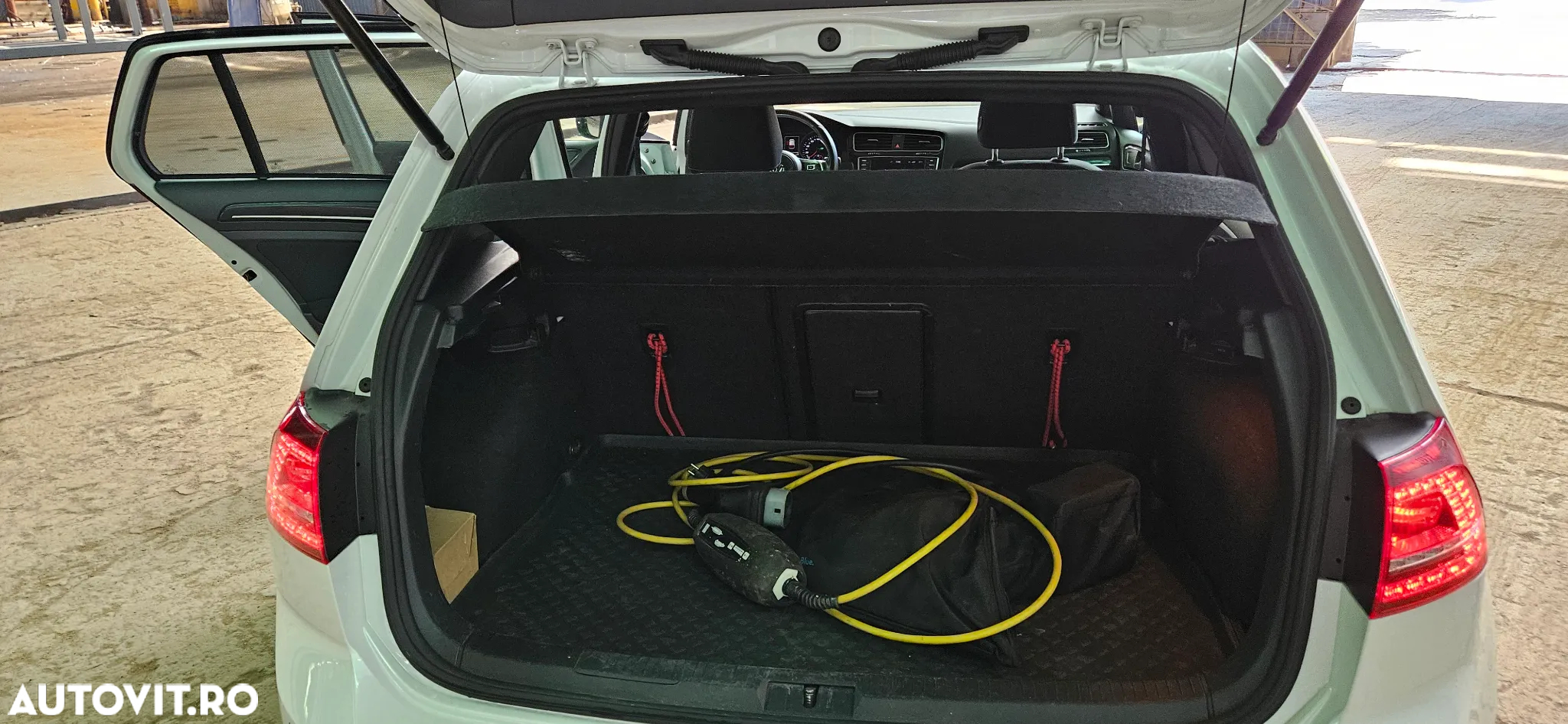 Volkswagen Golf - 5