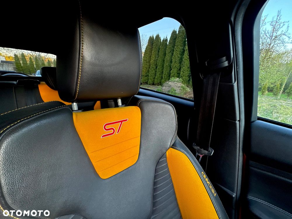 Ford Focus 2.0 EcoBoost ST mit Leder-Sport-Paket - 26