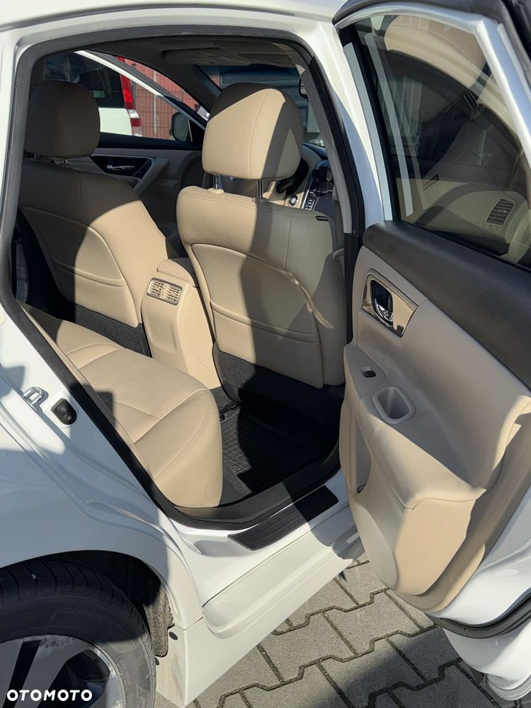 Nissan Altima - 20