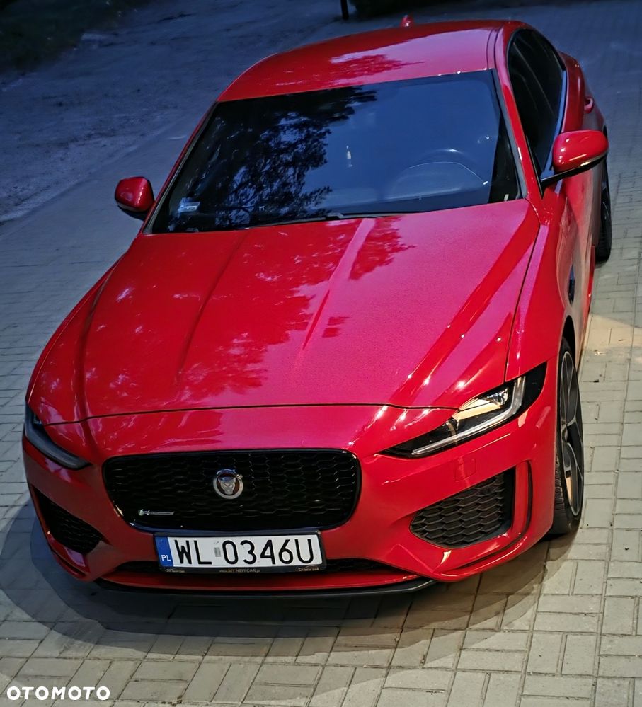 Jaguar XE - 1