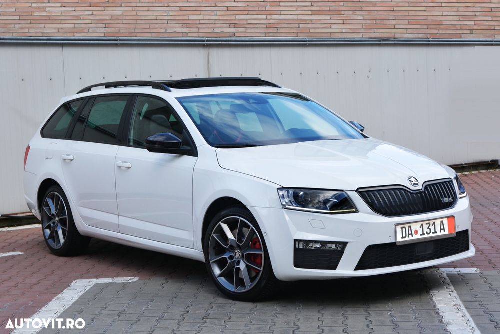 Skoda Octavia 2.0 TDI RS DSG - 2