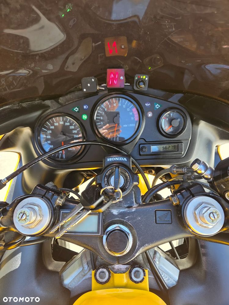 Honda CBR - 7