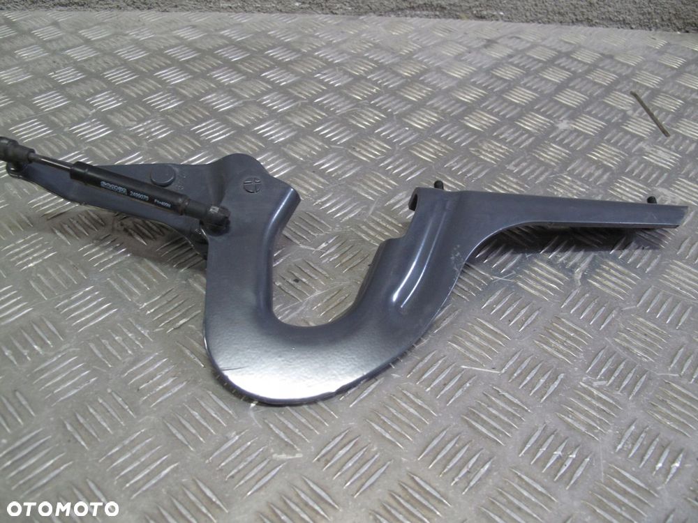 ZAWIAS ŁAWECZKI DOLNEJ SCANIA R S - 5