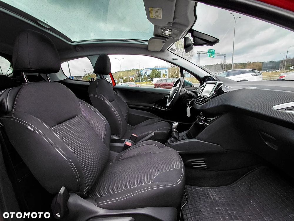 Peugeot 208 1.2 PureTech Allure S&S - 12