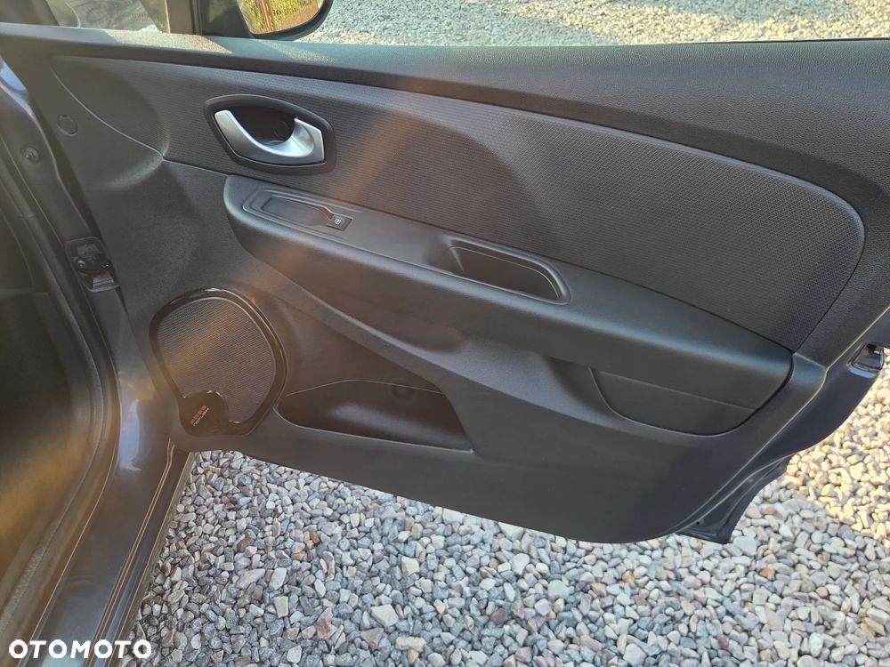 Renault Clio - 19