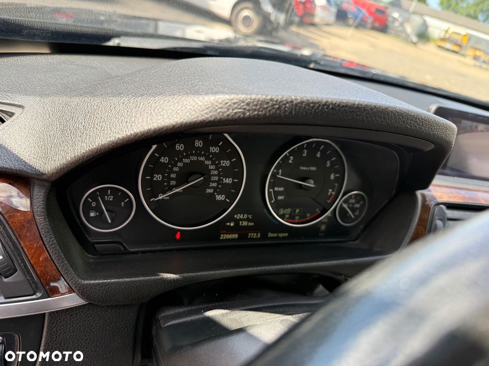 BMW Seria 3 320i - 7