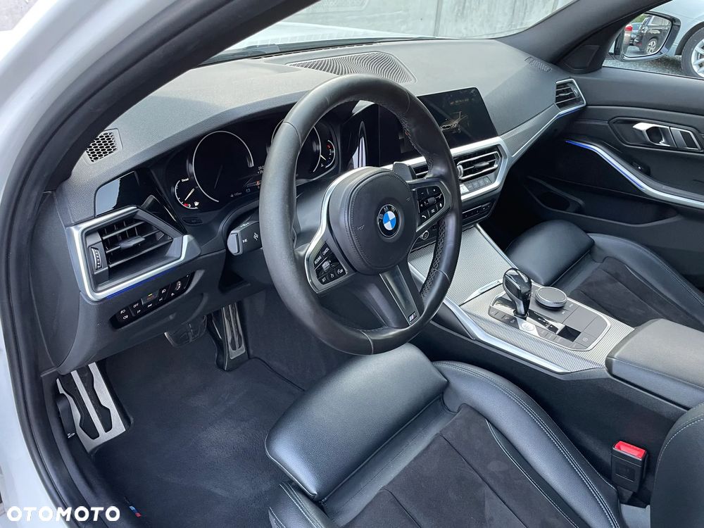 BMW Seria 3 320d Edition M Sport Shadow - 25