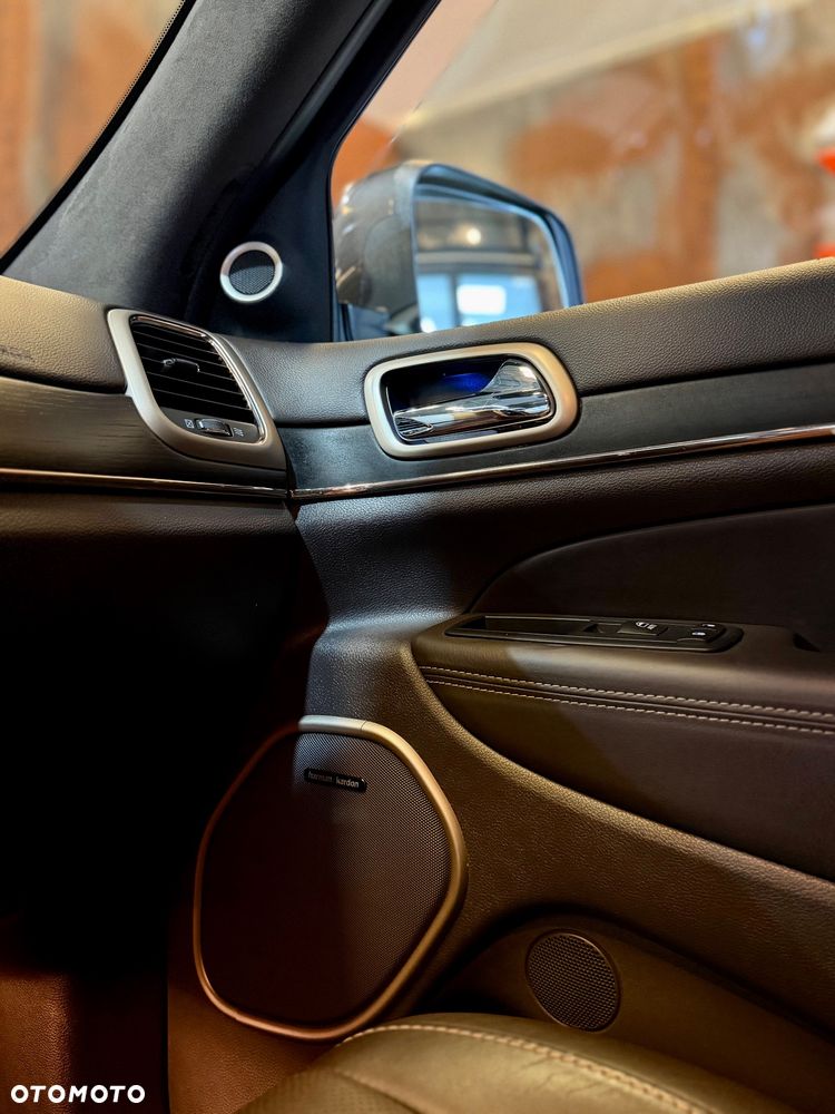 Jeep Grand Cherokee 5.7 V8 Overland Summit EU6 - 35